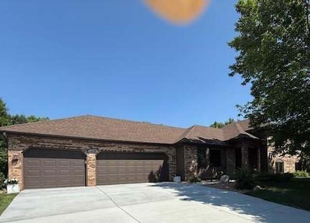 Property at 11864 64th Ave N, Maple Grove, MN 55369, 4 beds, 3 baths