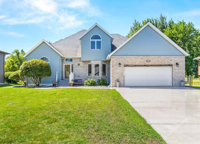 Property at 1543 14th Ave N, Wahpeton, ND 58075, 5 beds, 4 baths
