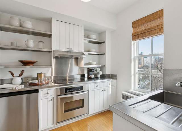 Property at 510 Groveland Ave #502, Minneapolis, MN 55403, 1 bed, 1 bath