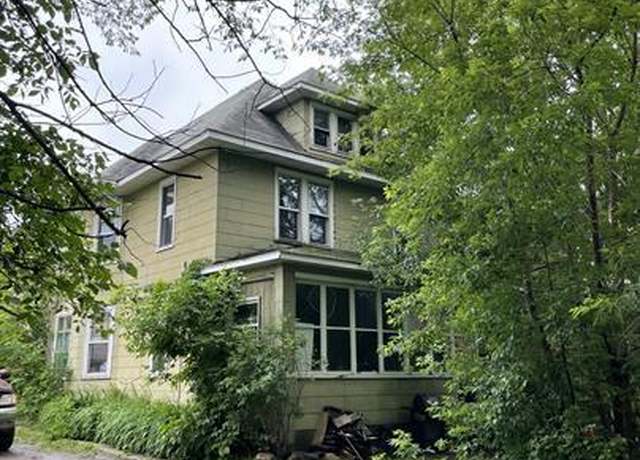 Property at 112 6th St S, Virginia, MN 55792, 5 beds, 4 baths