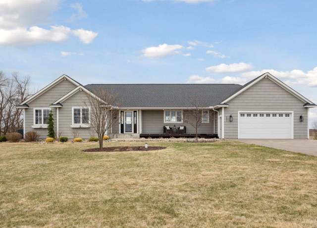 Property at 6801 Willow Dr, Corcoran, MN 55340, 5 beds, 3 baths