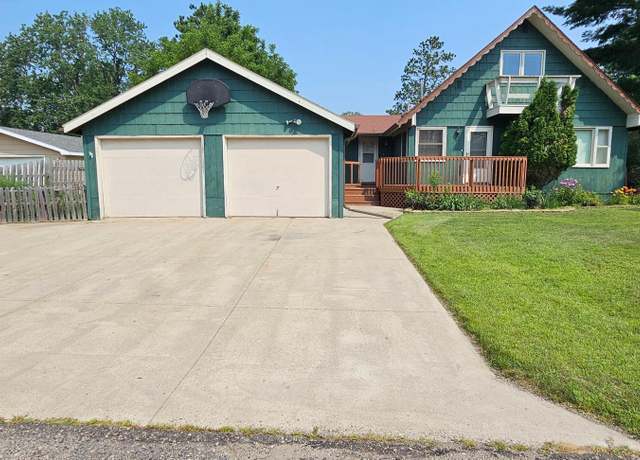 Property at 117 Pine Crest Ct NW, Bemidji, MN 56601, 4 beds, 2 baths