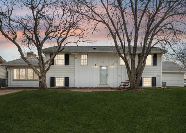 Property at 7746 Point Douglas Ct, Cottage Grove, MN 55016, 3 beds, 2 baths