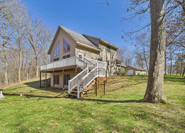 Property at 652 Nokomis Dr, Garfield Twp, WI 54020, 3 beds, 2 baths