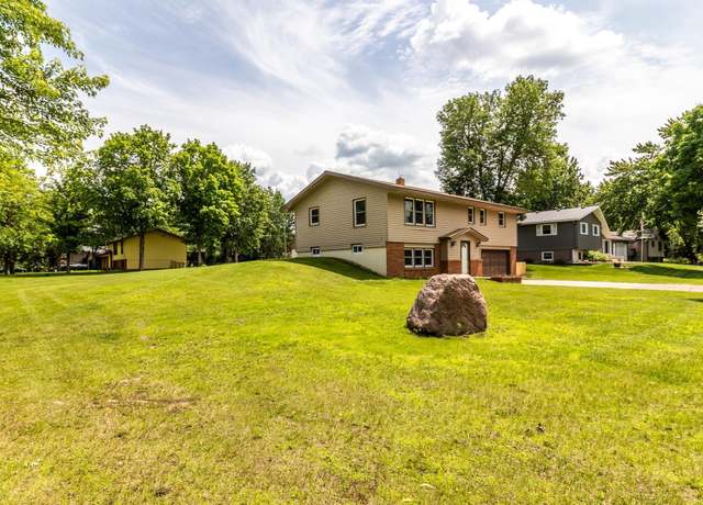 Property at 1744 Oak Rd, Saint Cloud, MN 56303, 3 beds, 3 baths