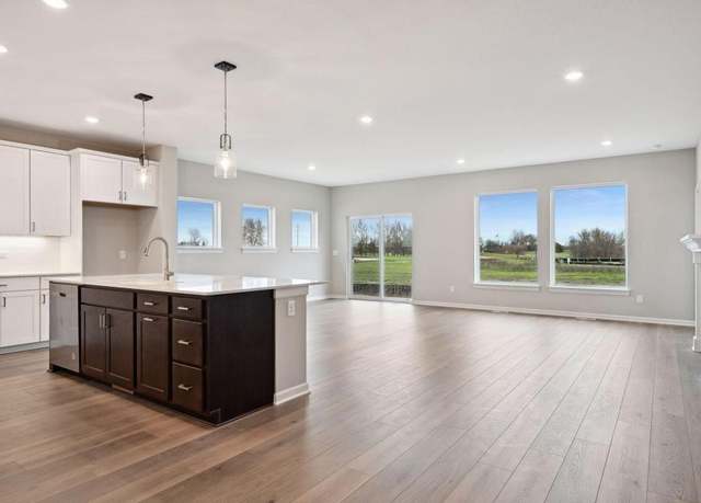 Property at 1682 Tyrone Dr, Shakopee, MN 55379, 4 beds, 2 baths