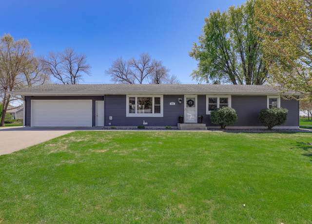Property at 145 37th St W, Hastings, MN 55033, 4 beds, 2 baths