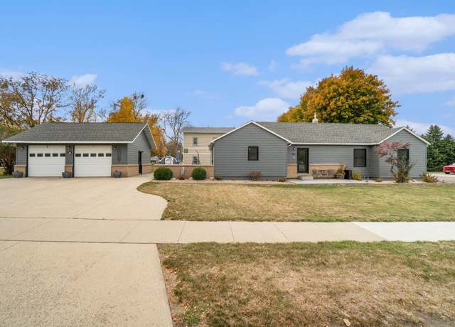 Property at 506 8th Ave SW, Pipestone, MN 56164, 4 beds, 2 baths