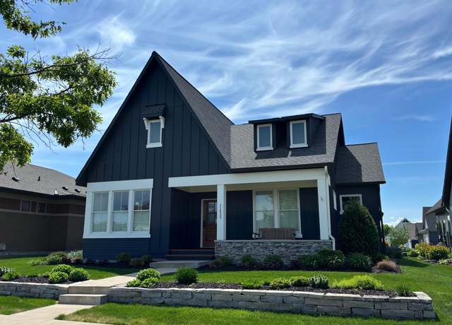 Property at 11433 Wildflower Dr N, Lake Elmo, MN 55042, 4 beds, 3 baths