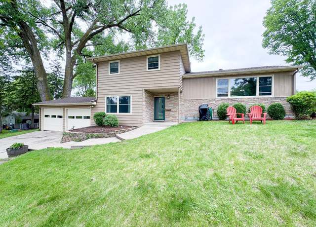 Property at 906 S Whitford St, Fergus Falls, MN 56537, 4 beds, 2 baths