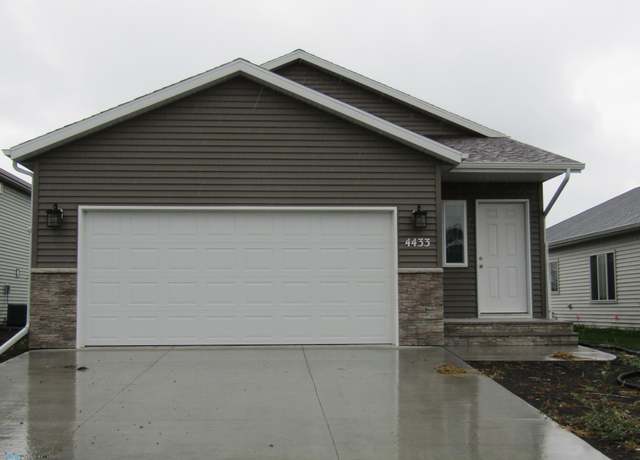 Property at 4433 19th St S, Moorhead, MN 56560, 3 beds, 2 baths