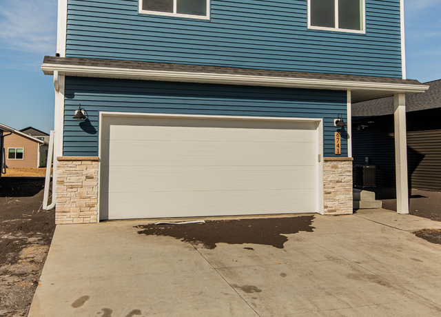 Property at 6741 67th Ave S, Horace, ND 58047, 4 beds, 3 baths