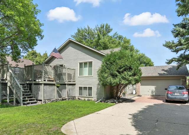 Property at 2743 Cobblestone Ct S, Fargo, ND 58103, 3 beds, 2 baths