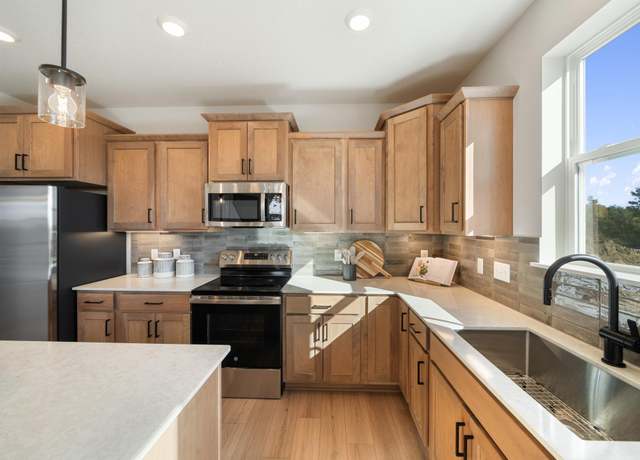 Property at 1005 Annagaire Curv, Rosemount, MN 55068, 5 beds, 4 baths