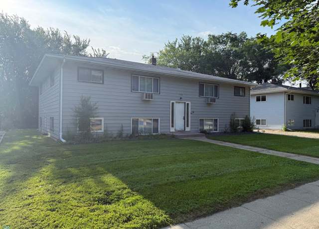 Property at 1106 18th St S, Moorhead, MN 56560, 8 beds, 4 baths