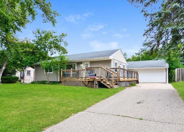 Property at 8533 Chicago Ave S, Bloomington, MN 55420, 3 beds, 2 baths