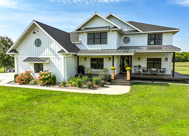 Property at 606 Venture Ln NE, Alexandria, MN 56308, 5 beds, 4 baths