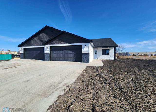 Property at 1392 Prairie Ln, Wahpeton, ND 58075, 2 beds, 2 baths