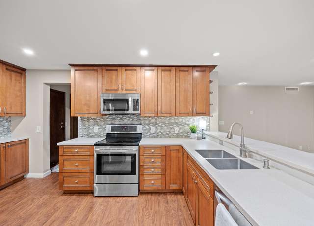 Property at 9700 Portland Ave S #226, Bloomington, MN 55420, 2 beds, 2 baths