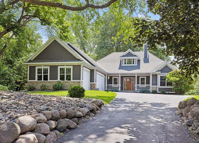Property at 974 County Road C E, Maplewood, MN 55109, 4 beds, 3 baths