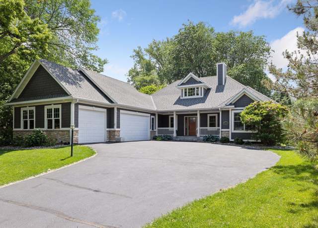 Property at 974 County Road C E, Maplewood, MN 55109, 4 beds, 3 baths