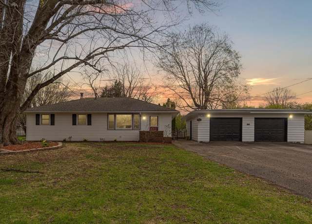 Property at 1336 Glynview Trl, Faribault, MN 55021, 3 beds, 2 baths