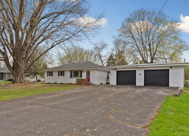 Property at 1336 Glynview Trl, Faribault, MN 55021, 3 beds, 2 baths