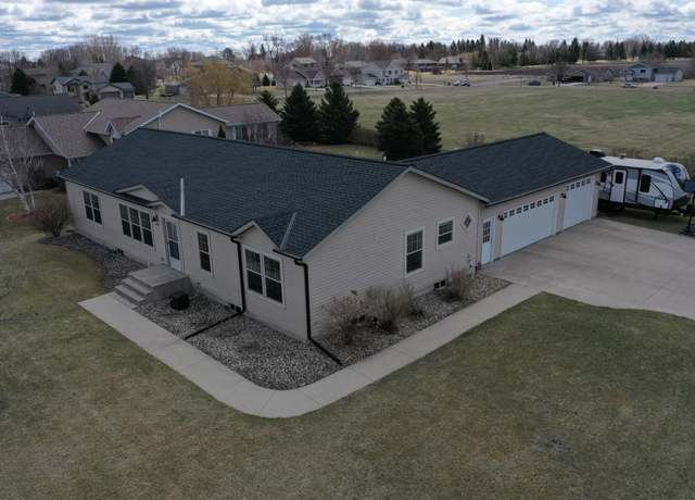 Property at 1613 Richland Ave SW, Willmar, MN 56201, 3 beds, 3 baths