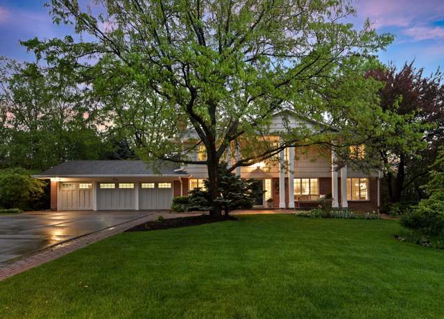 Property at 5705 Camelback Dr, Edina, MN 55436, 5 beds, 4 baths