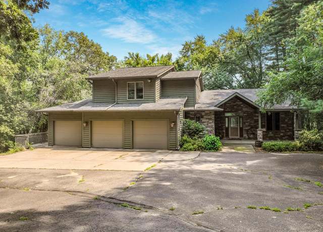 Property at 5163 Shellamie Dr, Eau Claire, WI 54701, 4 beds, 4 baths