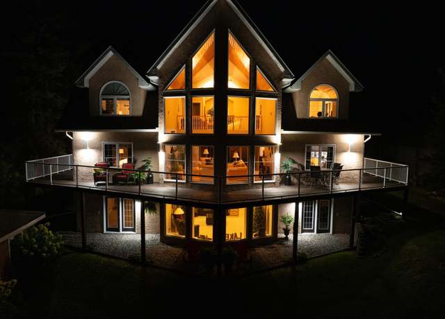 Property at 2565 County Road 103, International Falls, MN 56649, 4 beds, 4 baths