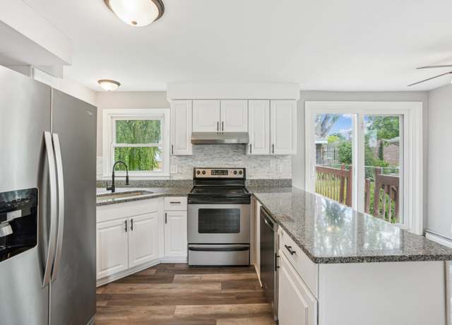 Property at 900 2nd St E, Hastings, MN 55033, 3 beds, 2 baths
