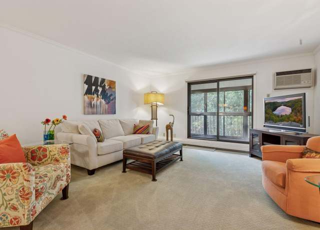 Property at 5697 Green Circle Dr #320, Minnetonka, MN 55343, 1 bed, 1 bath