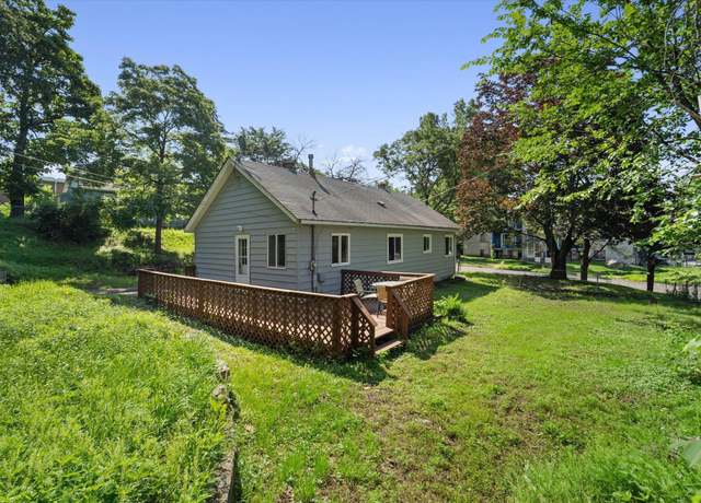 Property at 1077 York Ave, Saint Paul, MN 55106, 2 beds, 1 bath