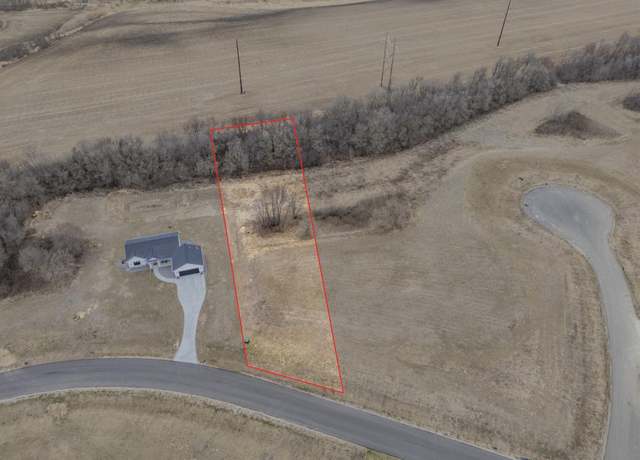 Property at 914 8th St SW, Pine Island, MN 55963