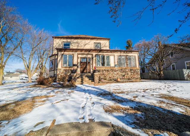 Property at 209 Oak Ave SW, Montgomery, MN 56069, 3 beds, 2 baths