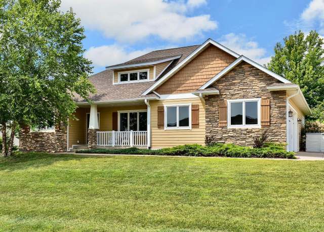 Property at 1368 Crestview Dr, Winona, MN 55987, 5 beds, 3 baths