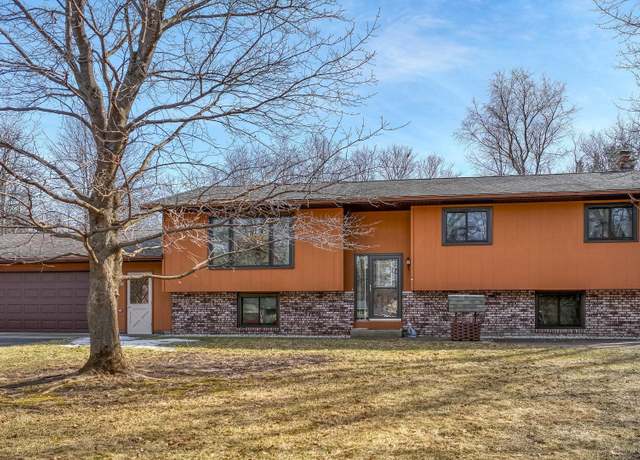 Property at 3009 Kern Dr, Eau Claire, WI 54701, 4 beds, 3 baths