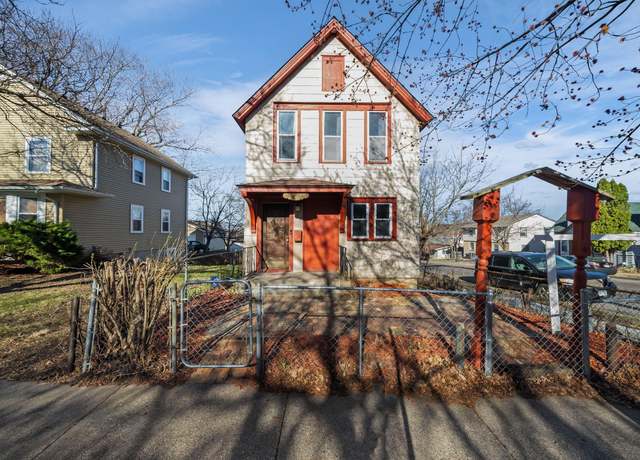 Property at 959 Greenbrier St, Saint Paul, MN 55106, 3 beds, 2 baths