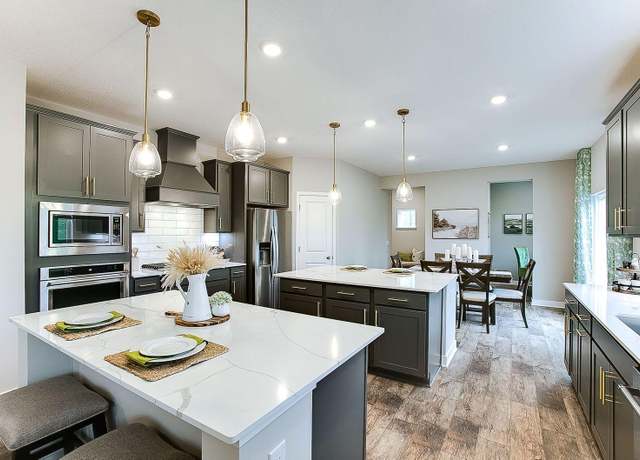 Property at 8421 Brumby Trl, Woodbury, MN 55129, 4 beds, 4 baths