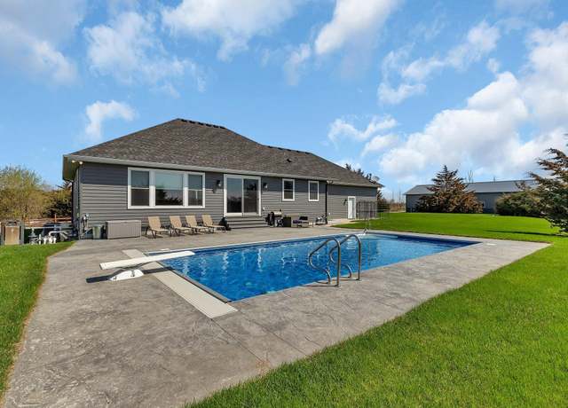 Property at 8619 State Highway 55 NW, Annandale, MN 55302, 4 beds, 3 baths