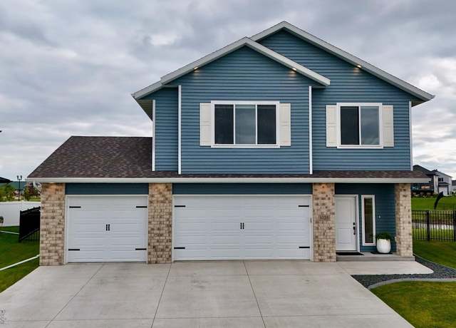 Property at 1025 Ashley Dr W, Fargo, ND 58078, 4 beds, 3 baths