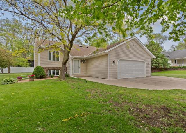 Property at 1729 Greenwood Pl, Owatonna, MN 55060, 4 beds, 2 baths