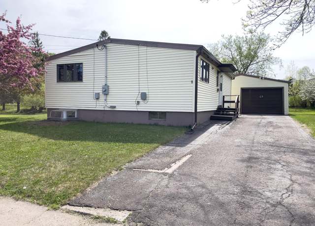 Property at 41 Bell Cir, Silver Bay, MN 55614, 3 beds, 2 baths
