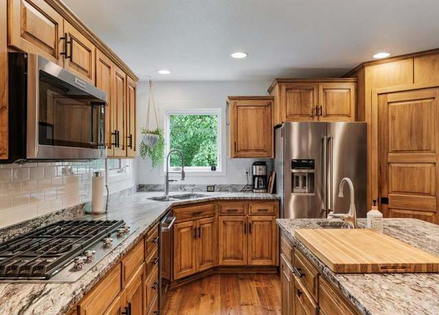 Property at 11034 Forest View Ct SW, Nisswa, MN 56468, 4 beds, 4 baths