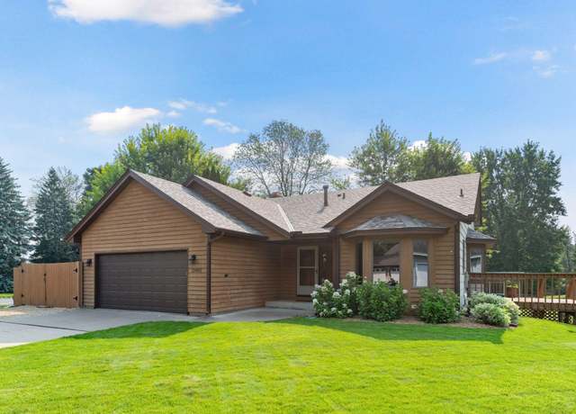 Property at 12401 66th Pl N, Maple Grove, MN 55369, 3 beds, 2 baths