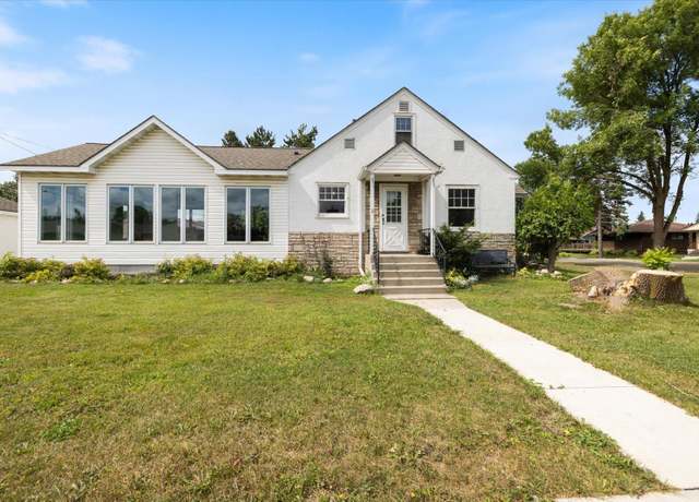 Property at 802 6th St S, Virginia, MN 55792, 3 beds, 2 baths