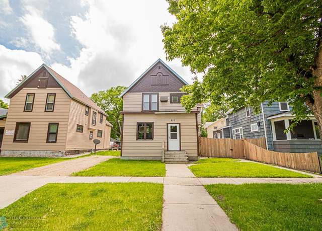 Property at 820 5th Ave S, Fargo, ND 58103, 4 beds, 3 baths