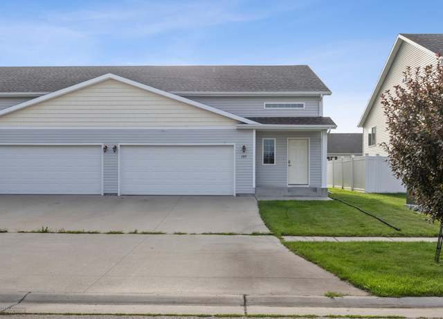 Property at 1317 5th St NW, West Fargo, ND 58078, 3 beds, 2 baths