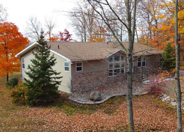 Property at 33134 275th St, Underwood, MN 56586, 4 beds, 3 baths